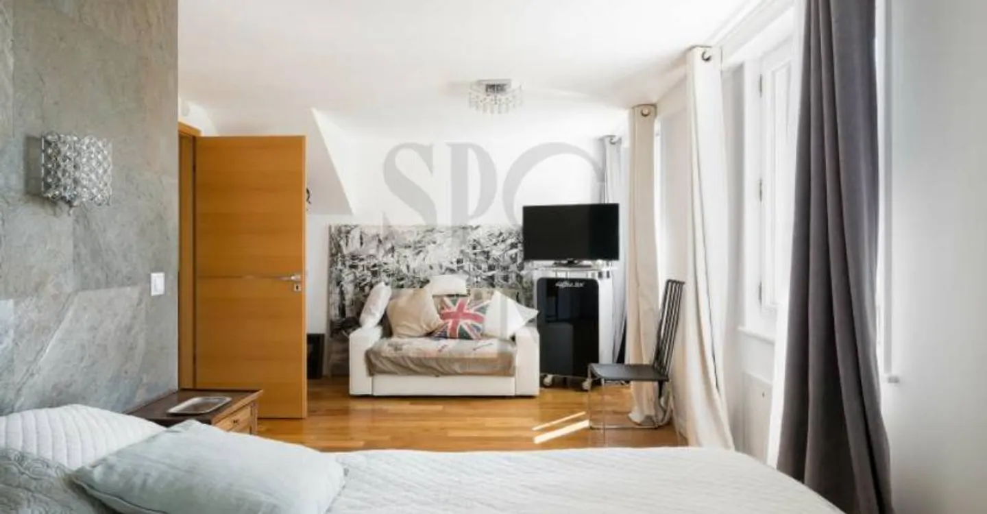 Elegant and spacious house, carefully renovated - Photo 6 of 8