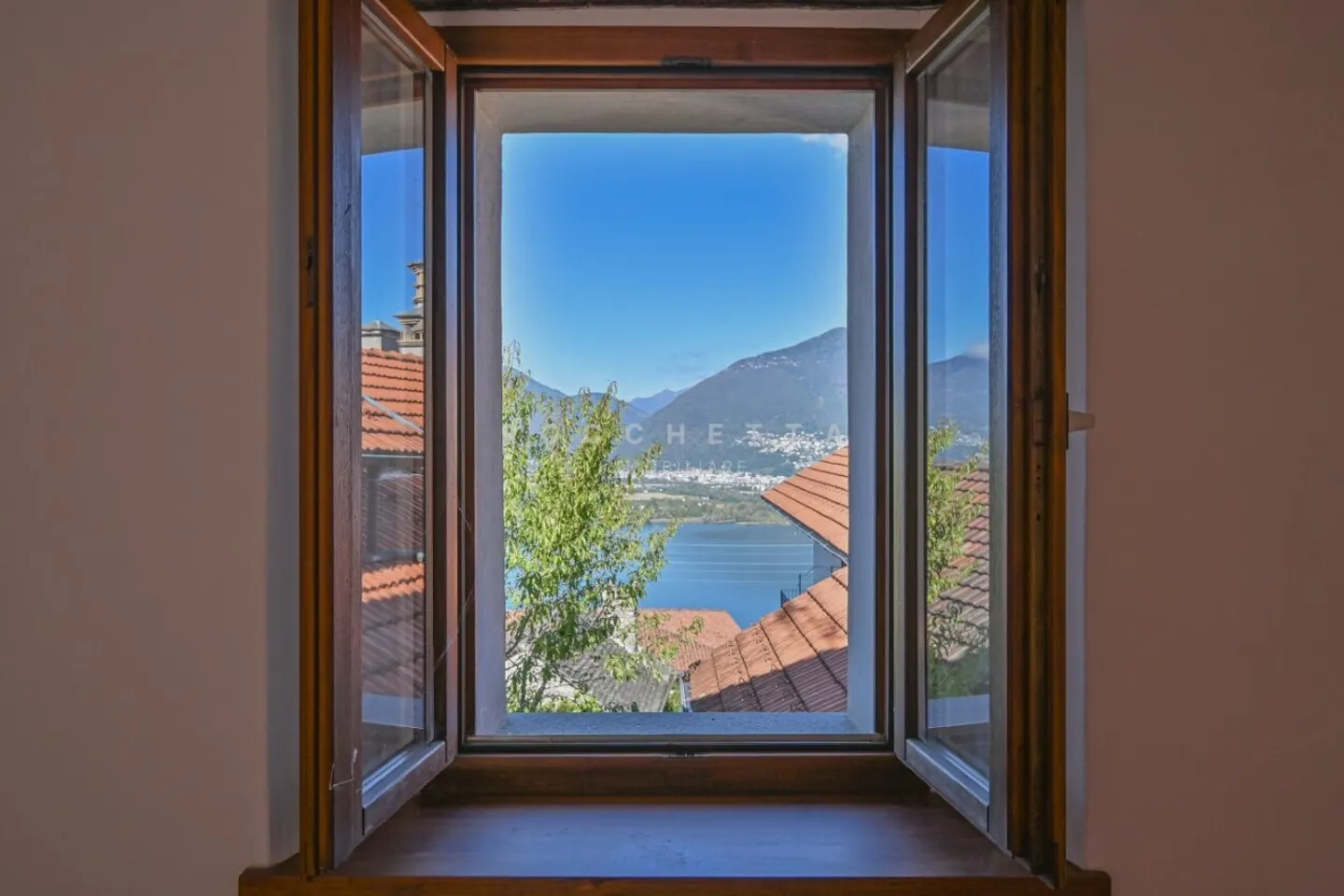 Affascinante casa ticinese con vista - Foto 11 di 15
