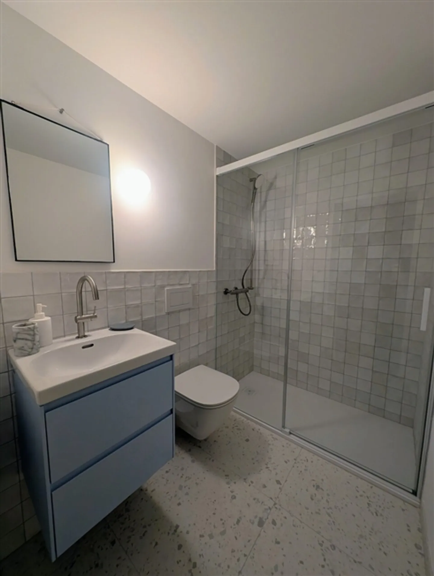 LOC 144 - FOUMOU-TANGOU STUDIO - Foto 4 von 4