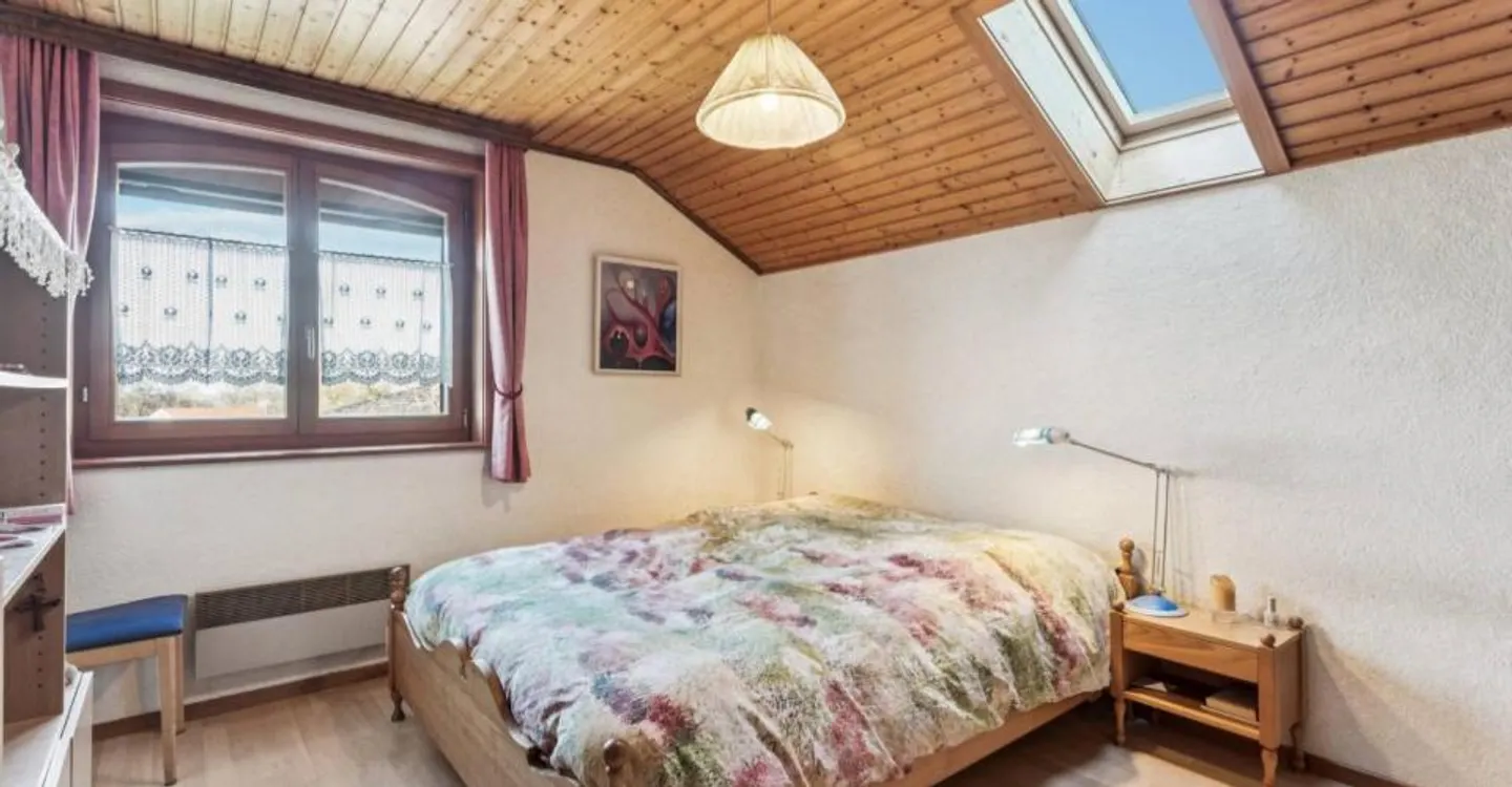 Casa familiare con ampio giardino e potenziale di sviluppo - Foto 9 di 9