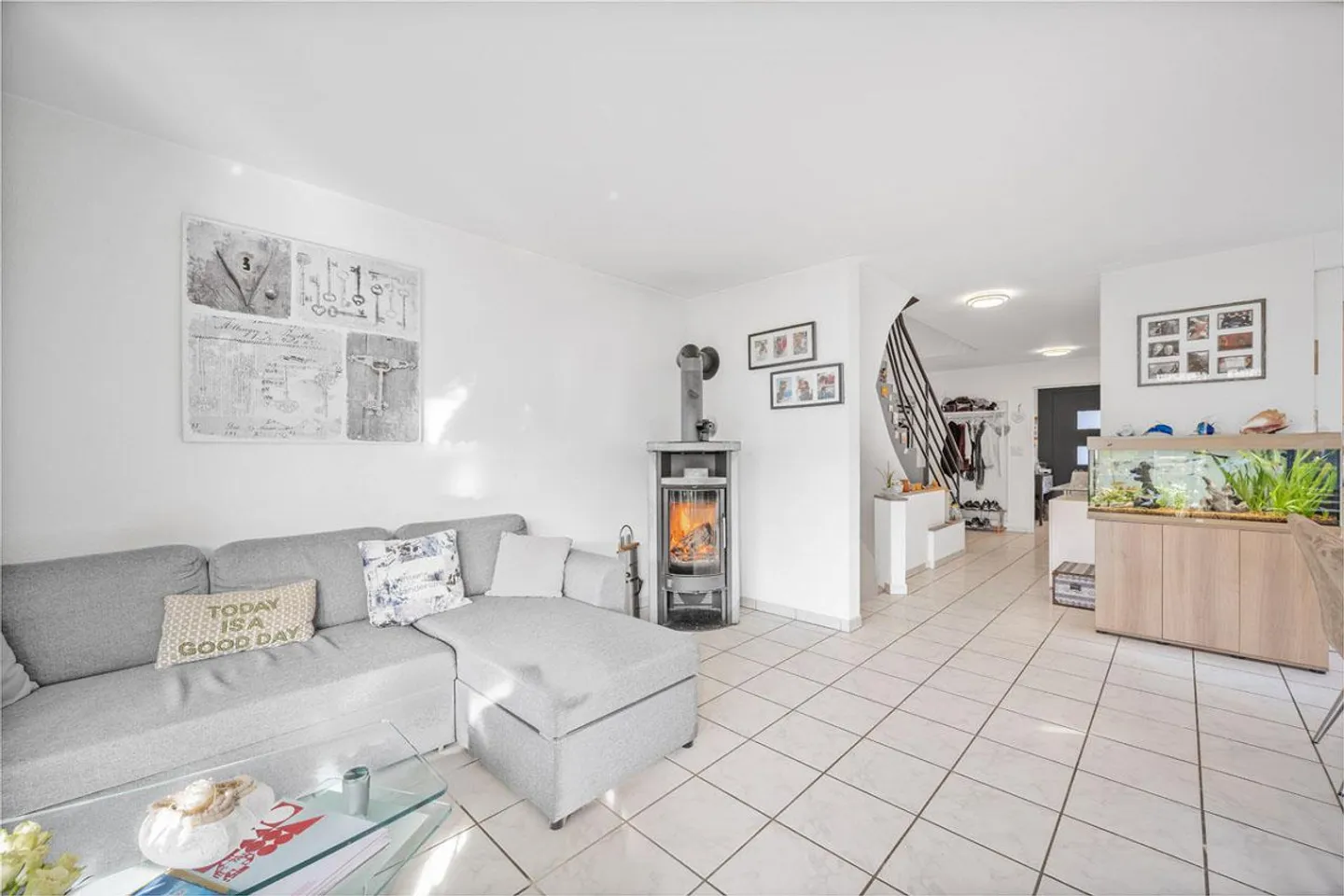 Family-Friendly Semi-Detached House in the Heart of the Village - Photo 2 of 8