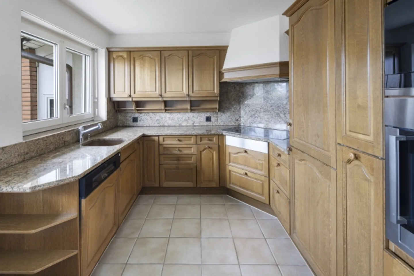 «Rohdiamant an schöner Lage zum Gestalten und Verwirklichen» - Photo 4 of 14