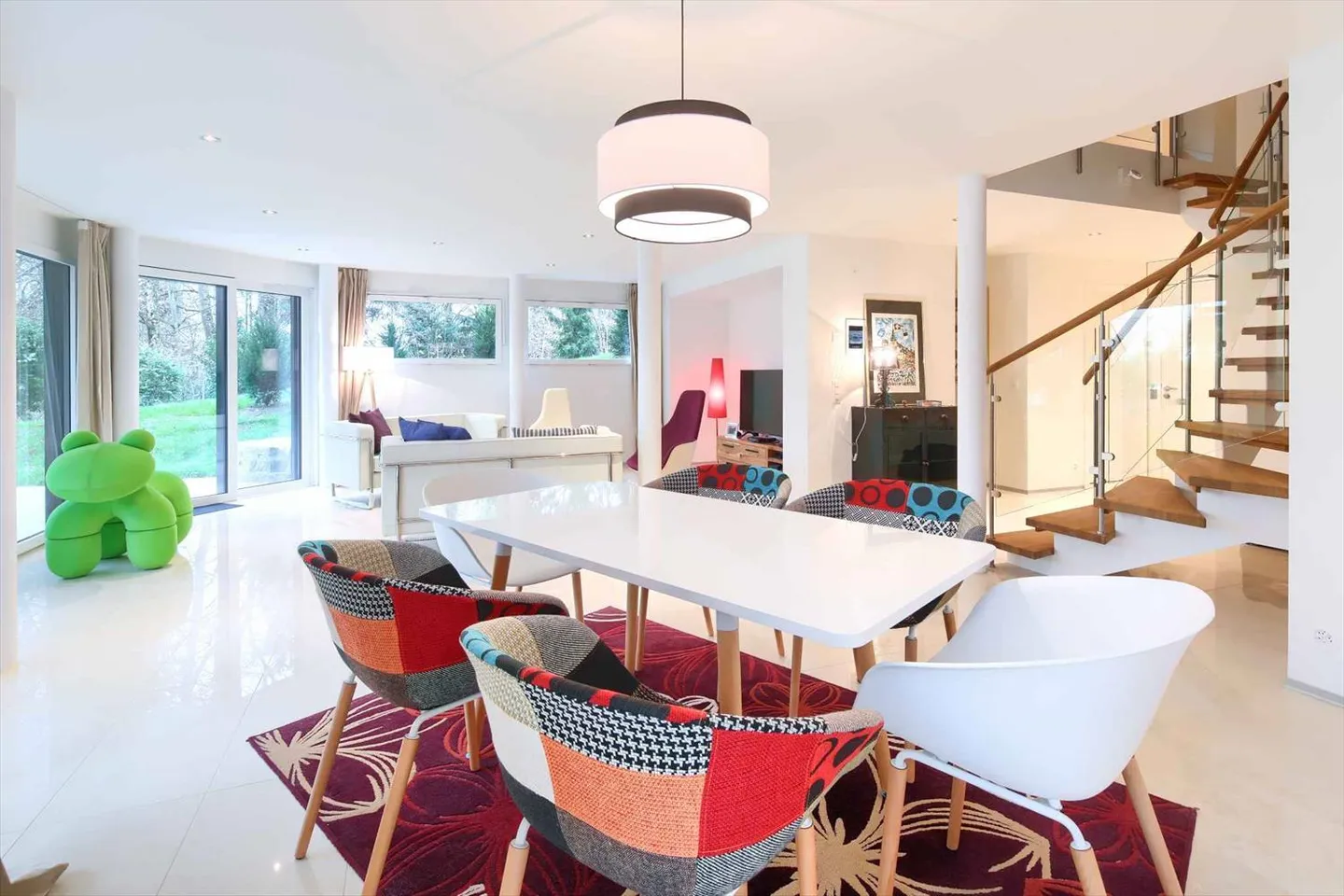 Appartement 5 pièces avec des équipements de haute qualité - Photo 4 sur 7