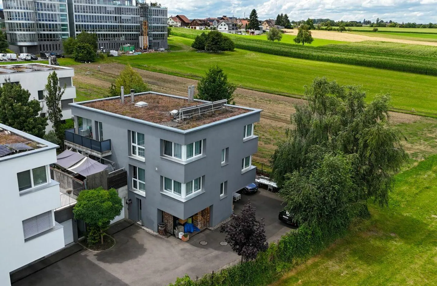 Raumwunder mit Einliegerwohnung - Foto 2 von 6