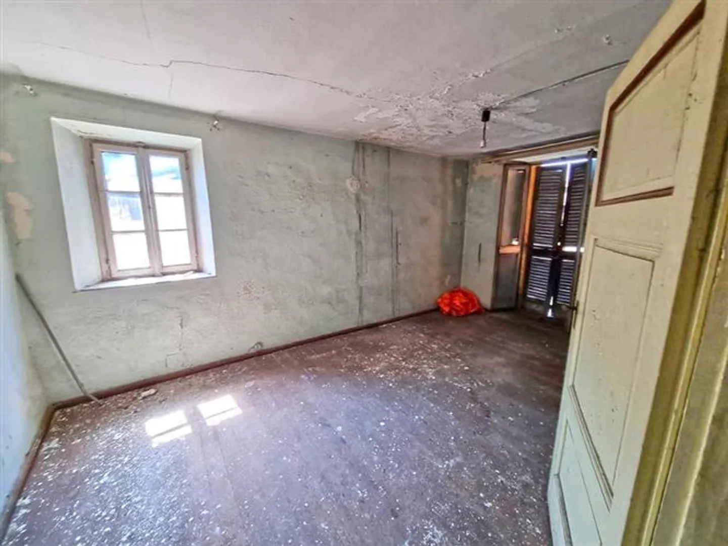 MORCOTE - BELLE MAISON INDIVIDUELLE - 7.5 PIÈCES - Photo 5 sur 6