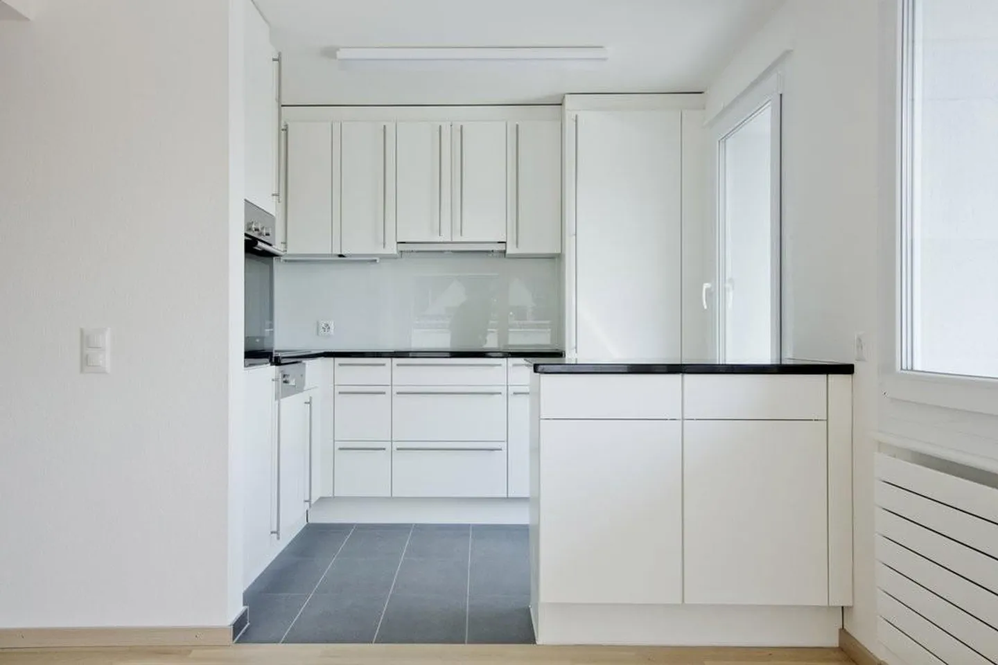 Sunny Penthouse with Large Terrace - Photo 6 of 12