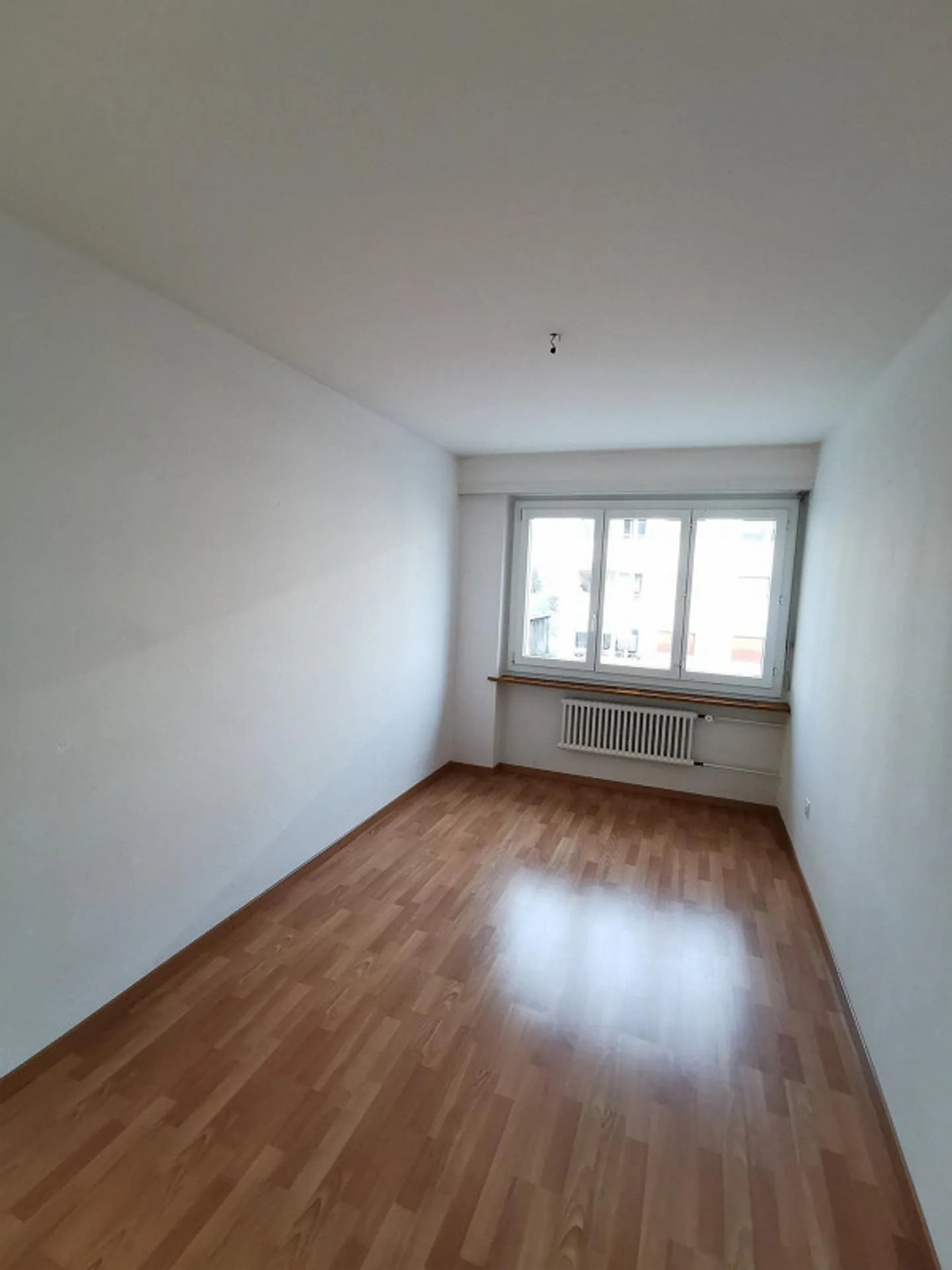 Quiet neighborhood - Photo 4 of 5