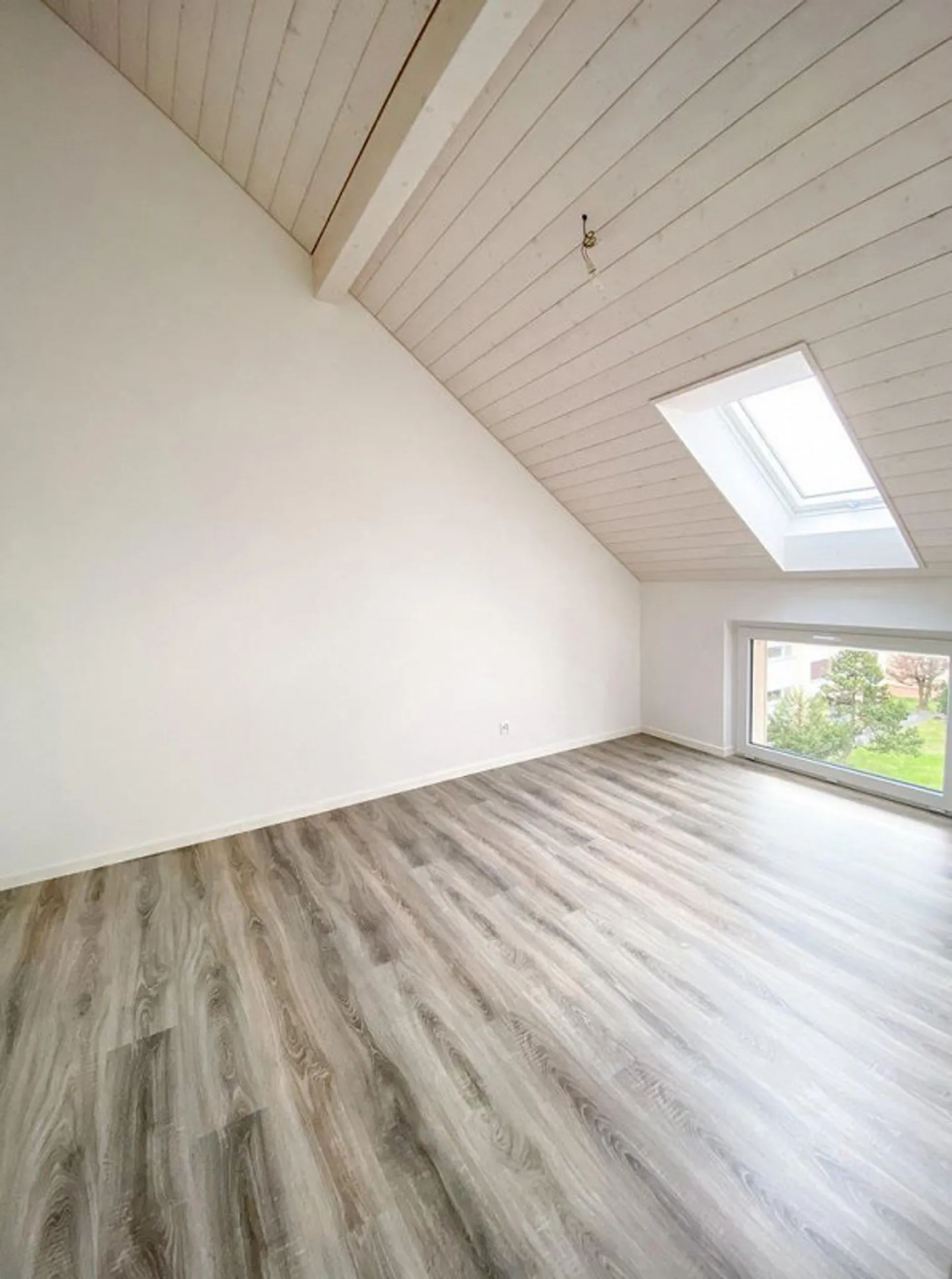 Moderno appartamento mansardato 2.5 con balcone / Promozione affitto - Foto 4 di 7