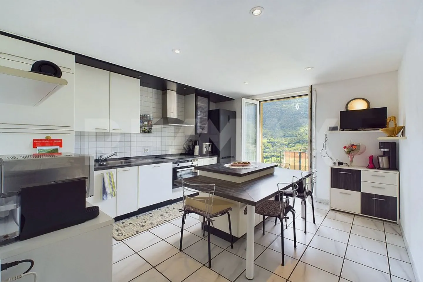 Maisons avec deux appartements et vue panoramique immergées dans la verdure - Photo 6 sur 13