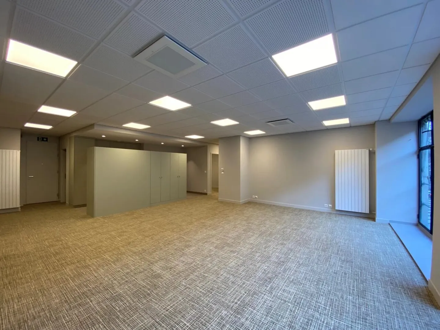 Bright offices in the hyper center - Photo 5 of 13