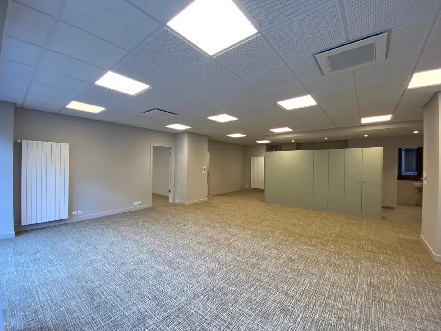 Bright offices in the hyper center - Photo 6 of 13