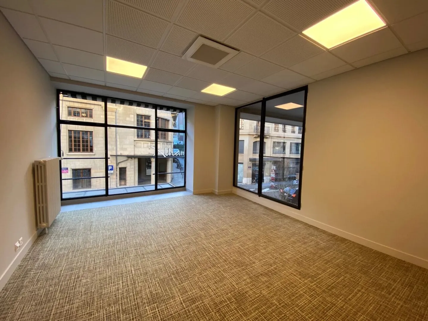 Bright offices in the hyper center - Photo 10 of 13