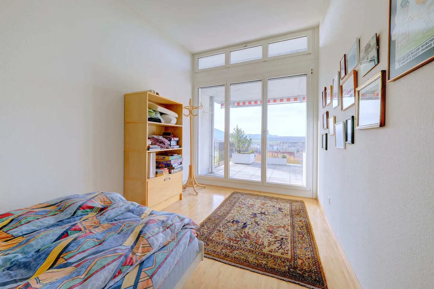 Penthouse with unobstructed views - Photo 8 of 12