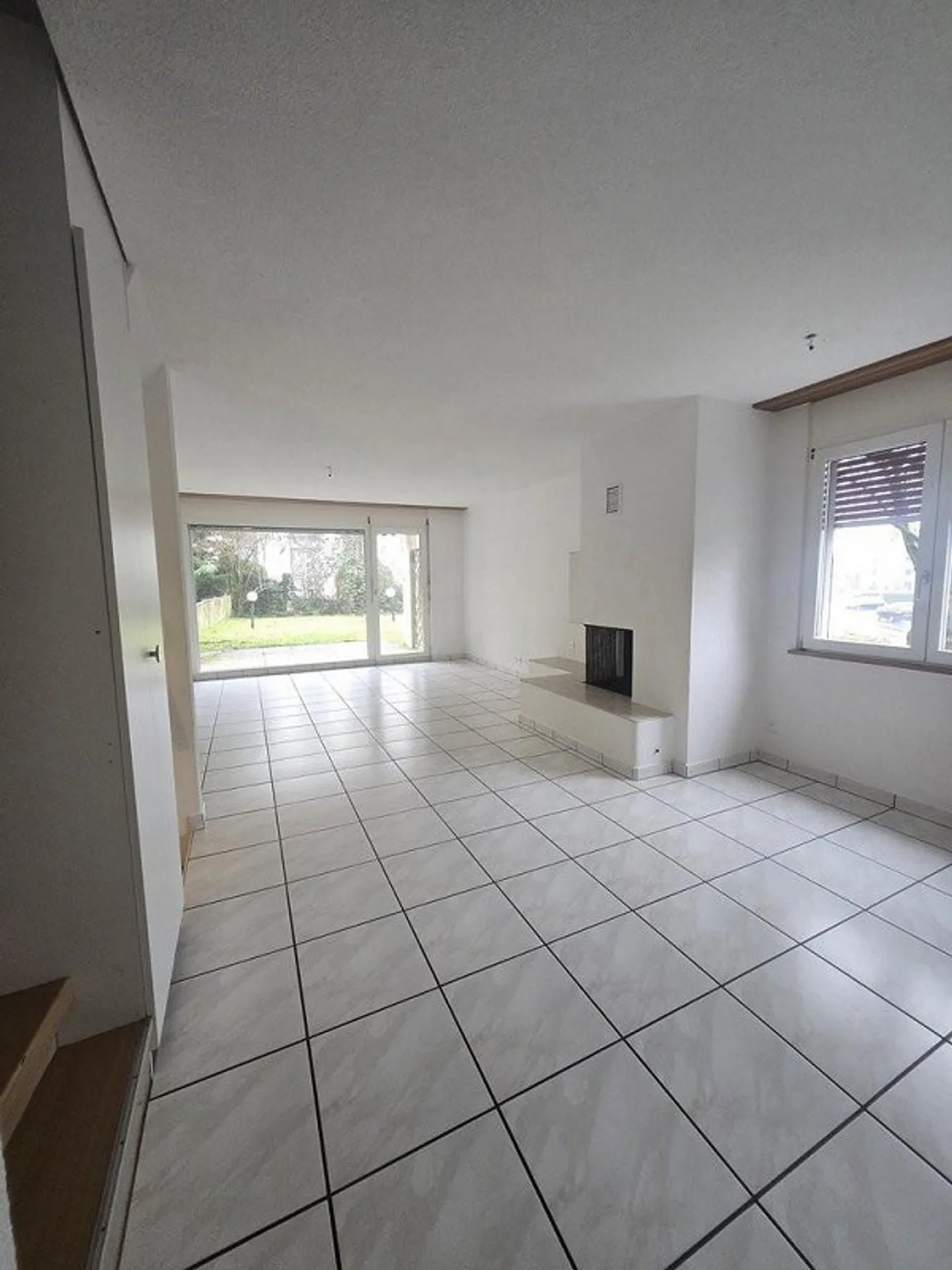 Appartamento duplex di 4.5 locali con giardino in affitto a Port - Foto 3 di 12