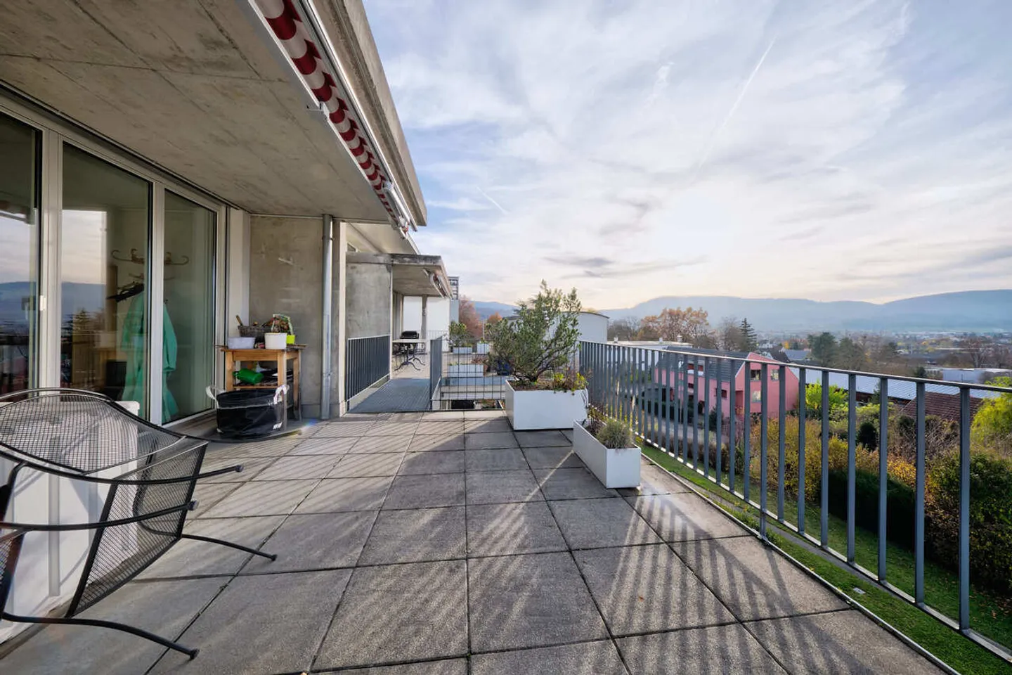 Penthouse with unobstructed views - Photo 1 of 12