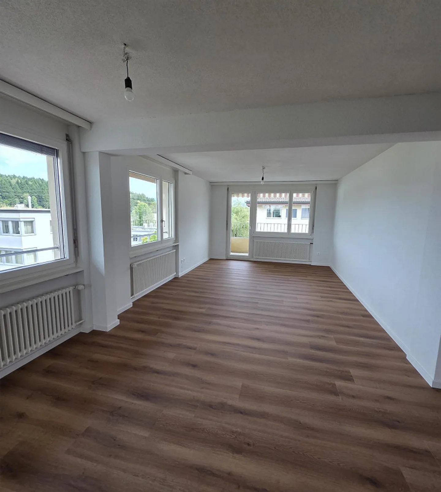 Completely renovated 4½-room apartment in Hünenberg - Photo 1 of 9