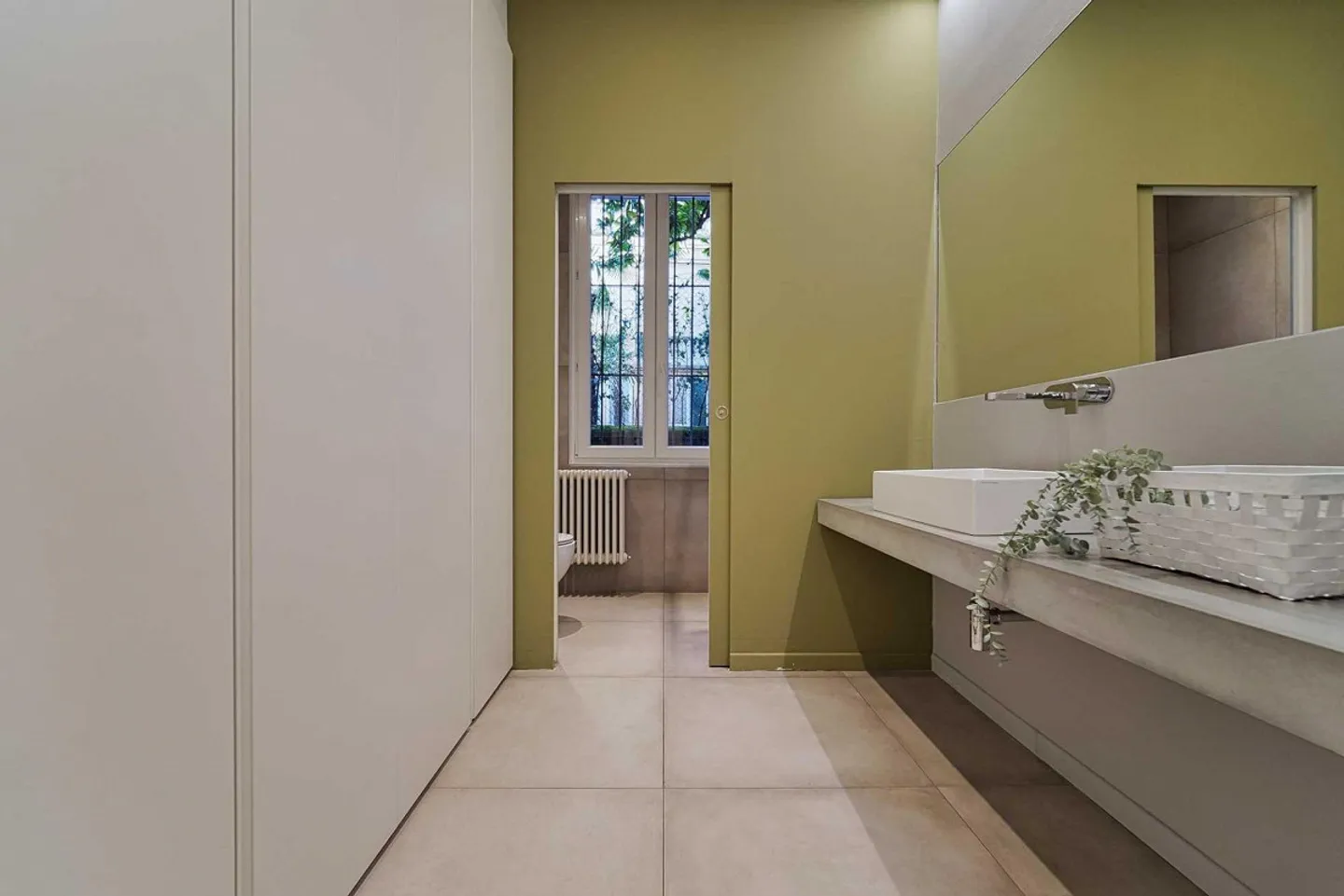 VILLA MEUBLÉE AVEC GRAND JARDIN EN VILLE - Photo 10 sur 10