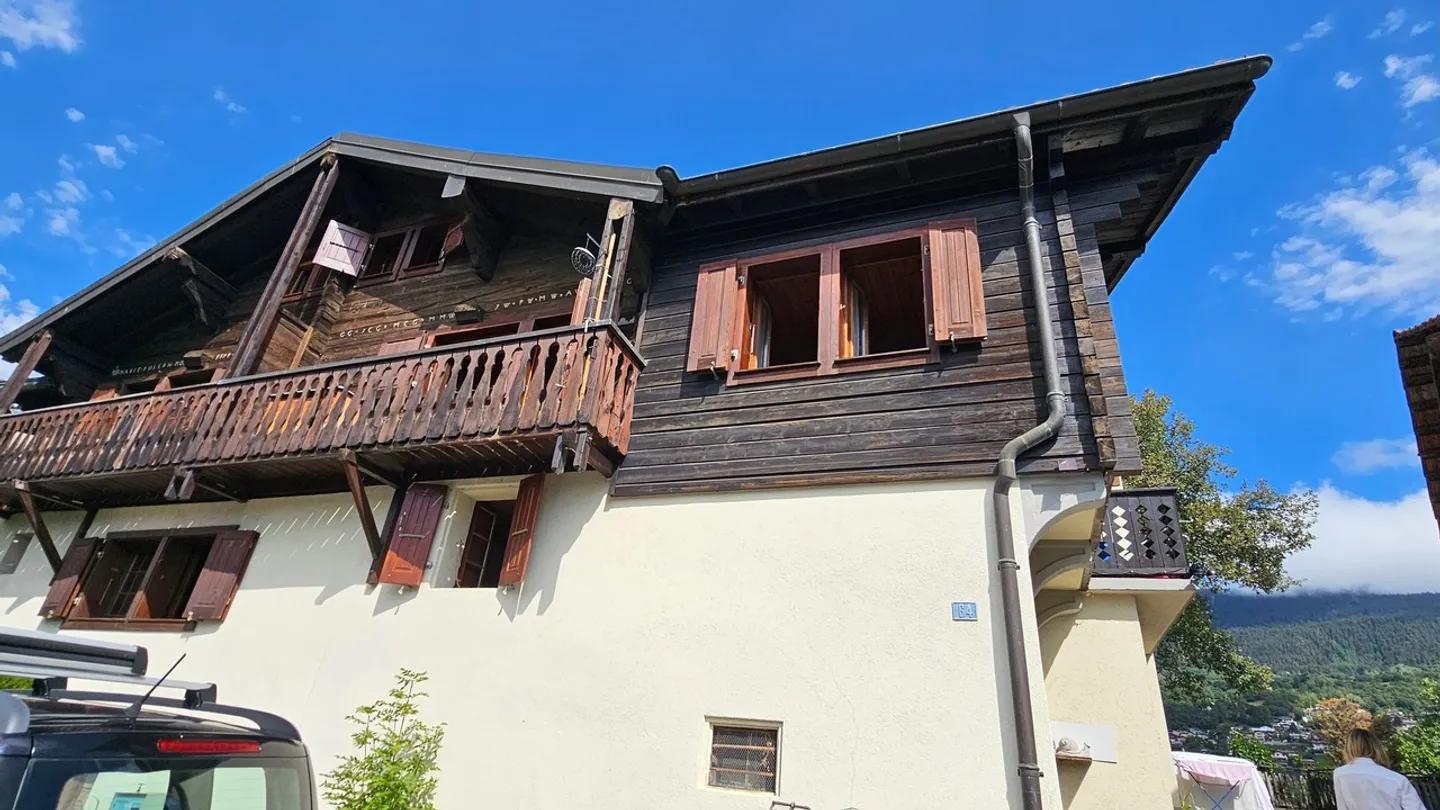 Casa di villaggio con diversi appartamenti e annessi - Foto 3 di 13