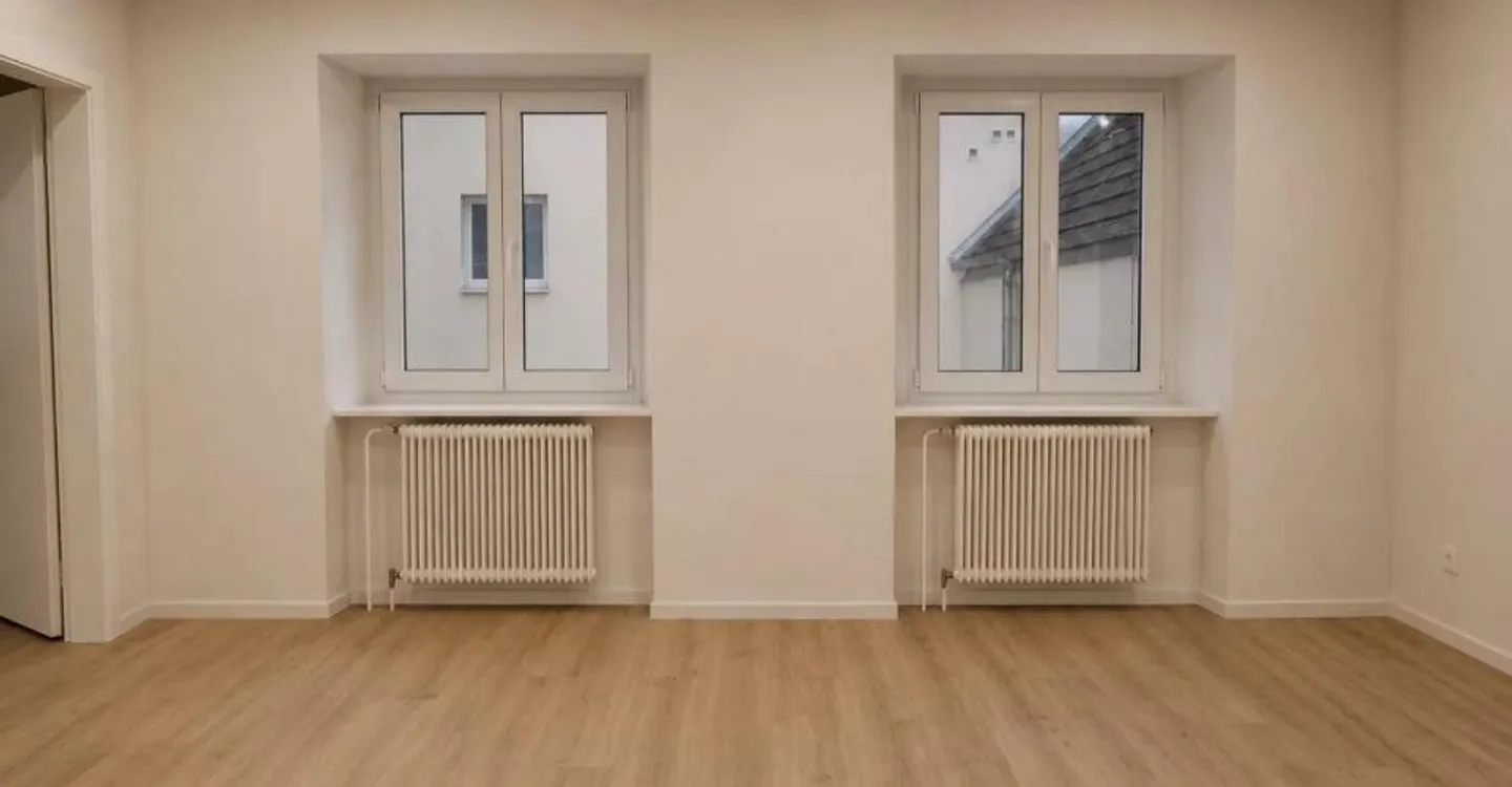 Appartement rénové, excellente lumière - Photo 2 sur 4