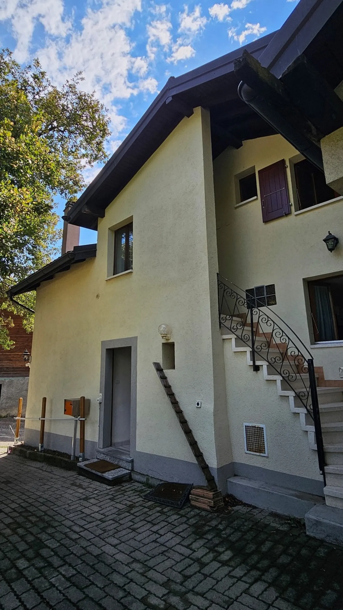 Casa di villaggio con diversi appartamenti e annessi - Foto 6 di 13