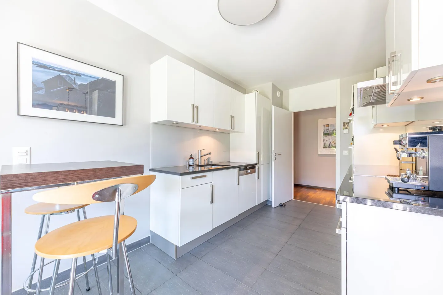 Bel appartement contemporain avec jardin privatif - Photo 3 sur 6