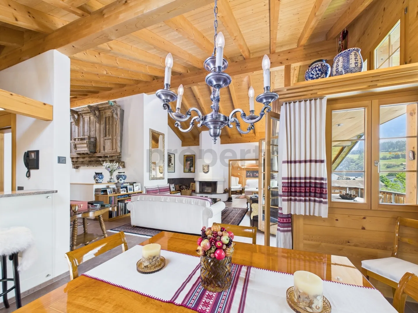 Luxurious and Elegant 6.5-Room Penthouse in Meiringen - Photo 2 of 12