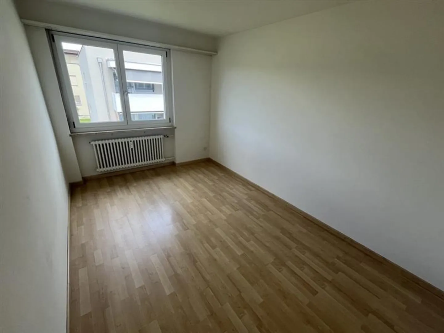 ATTRACTIVE 4.5-ROOM APARTMENT IN A QUIET LOCATION IN REINACH - Photo 7 of 10