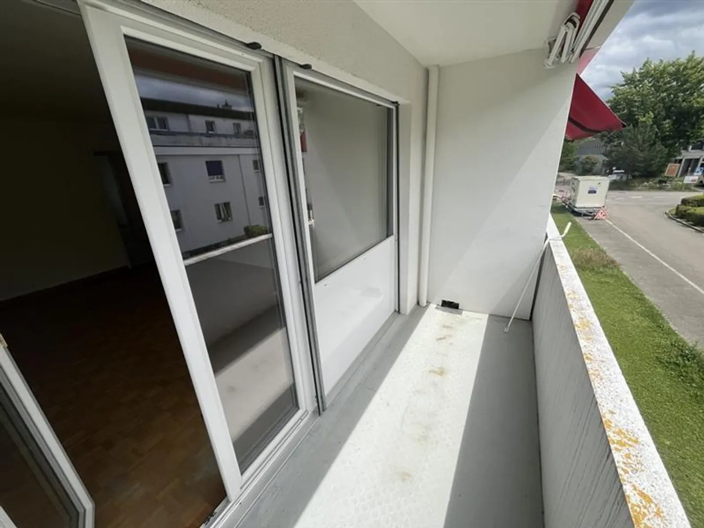 ATTRACTIVE 4.5-ROOM APARTMENT IN A QUIET LOCATION IN REINACH - Photo 6 of 10