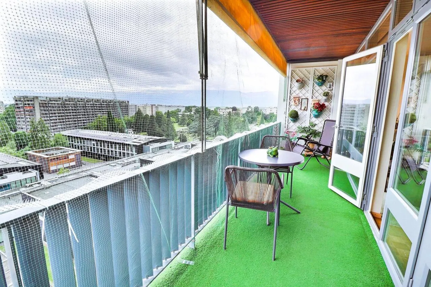 Superb apartment on a high floor with a pool in occupied life annuity without rent - Photo 13 of 16