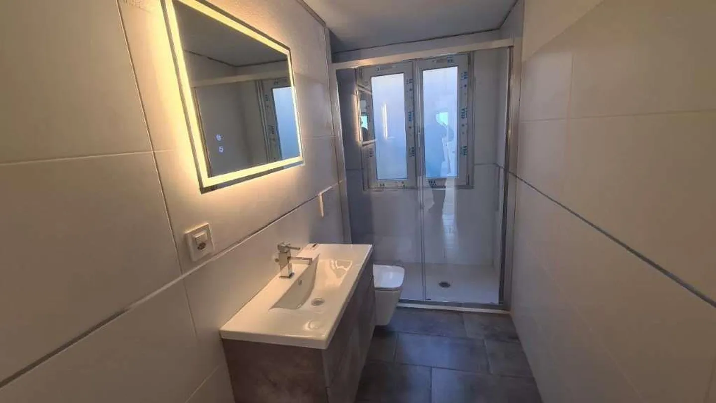 Renovierte Villa mit Seeblick - Foto 11 von 13