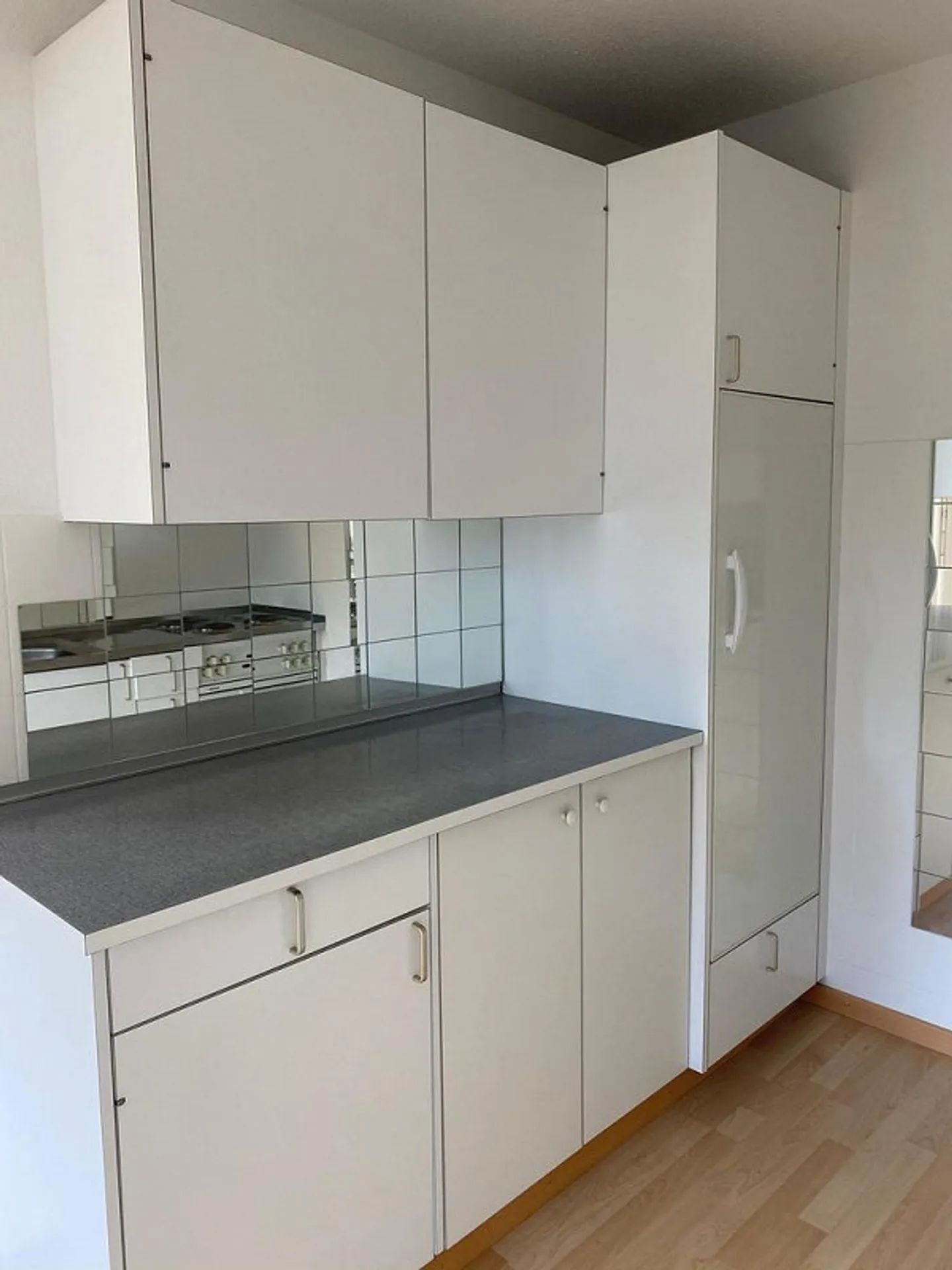 Appartement confortable avec grande terrasse sur le toit à usage exclusif ! - Photo 8 sur 11