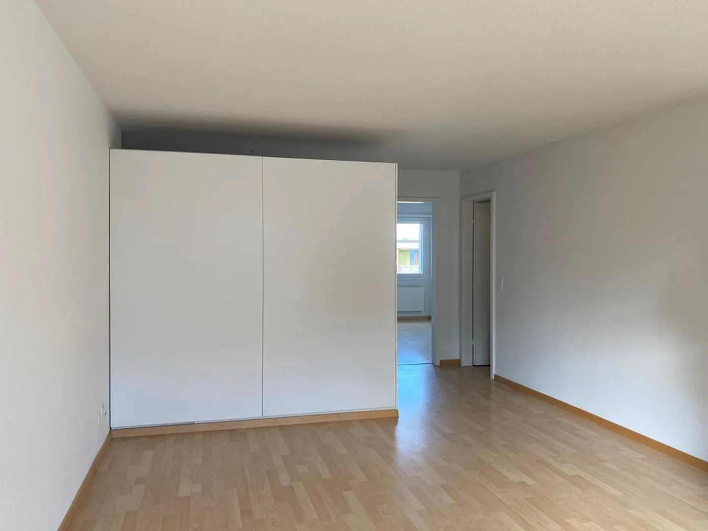 Appartement confortable avec grande terrasse sur le toit à usage exclusif ! - Photo 3 sur 11