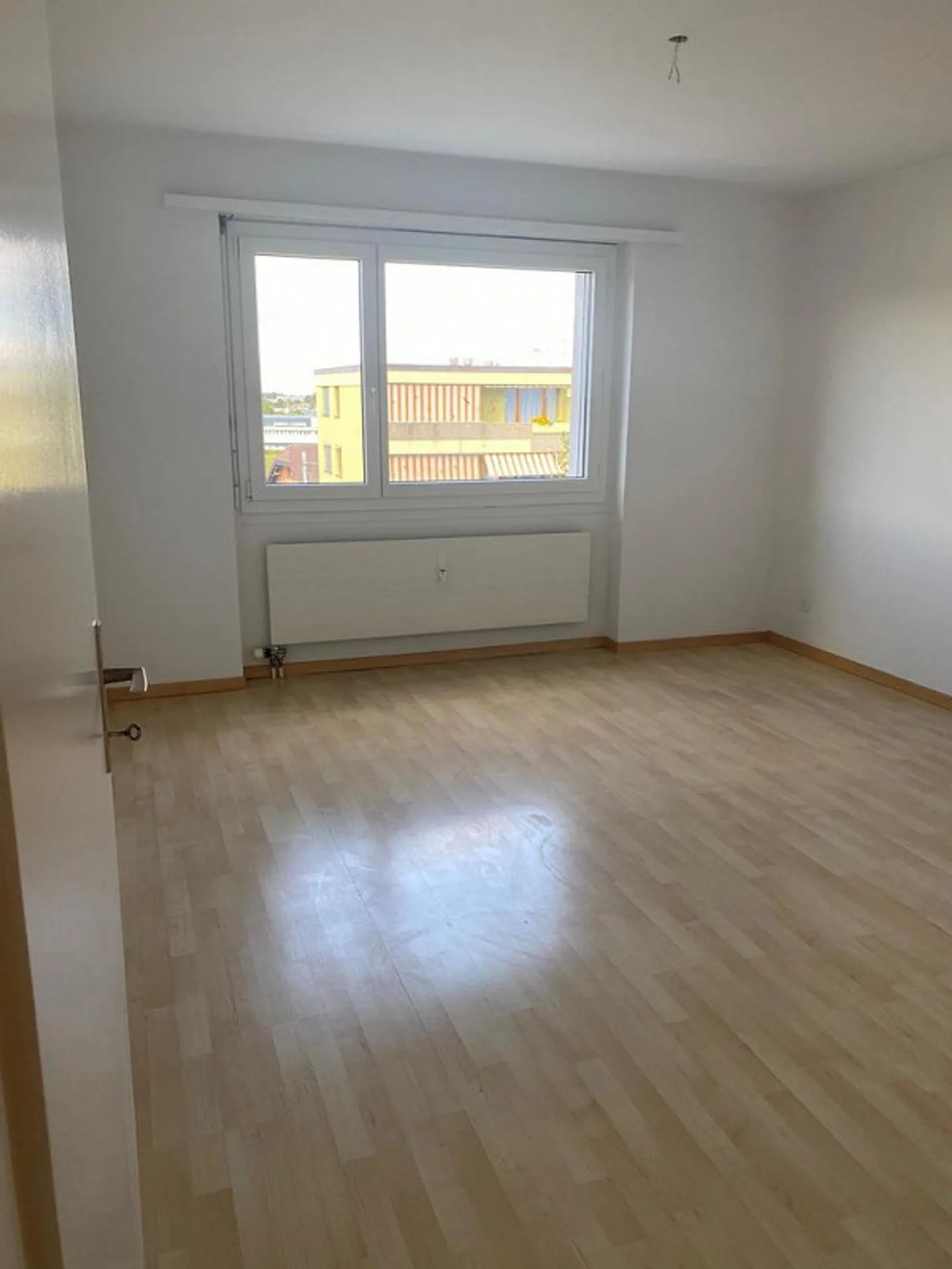 Appartement confortable avec grande terrasse sur le toit à usage exclusif ! - Photo 6 sur 11