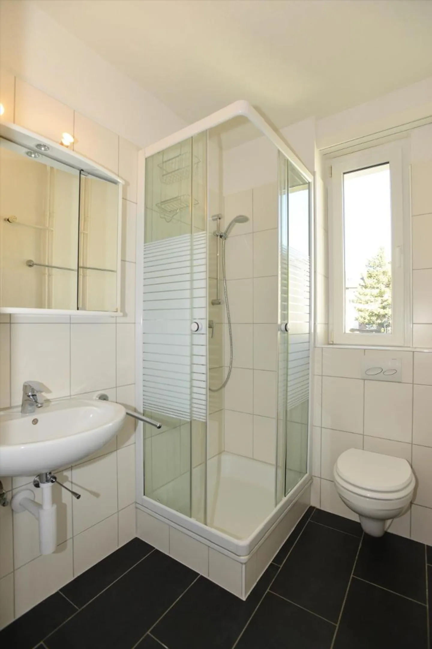 Appartement Charmant avec Cuisine Moderne - Photo 7 sur 11