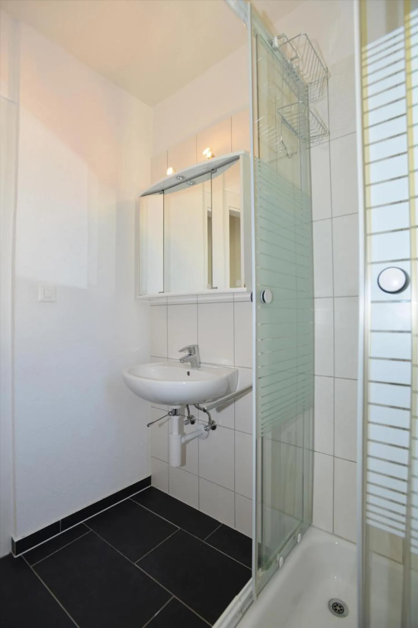 Appartement Charmant avec Cuisine Moderne - Photo 8 sur 11