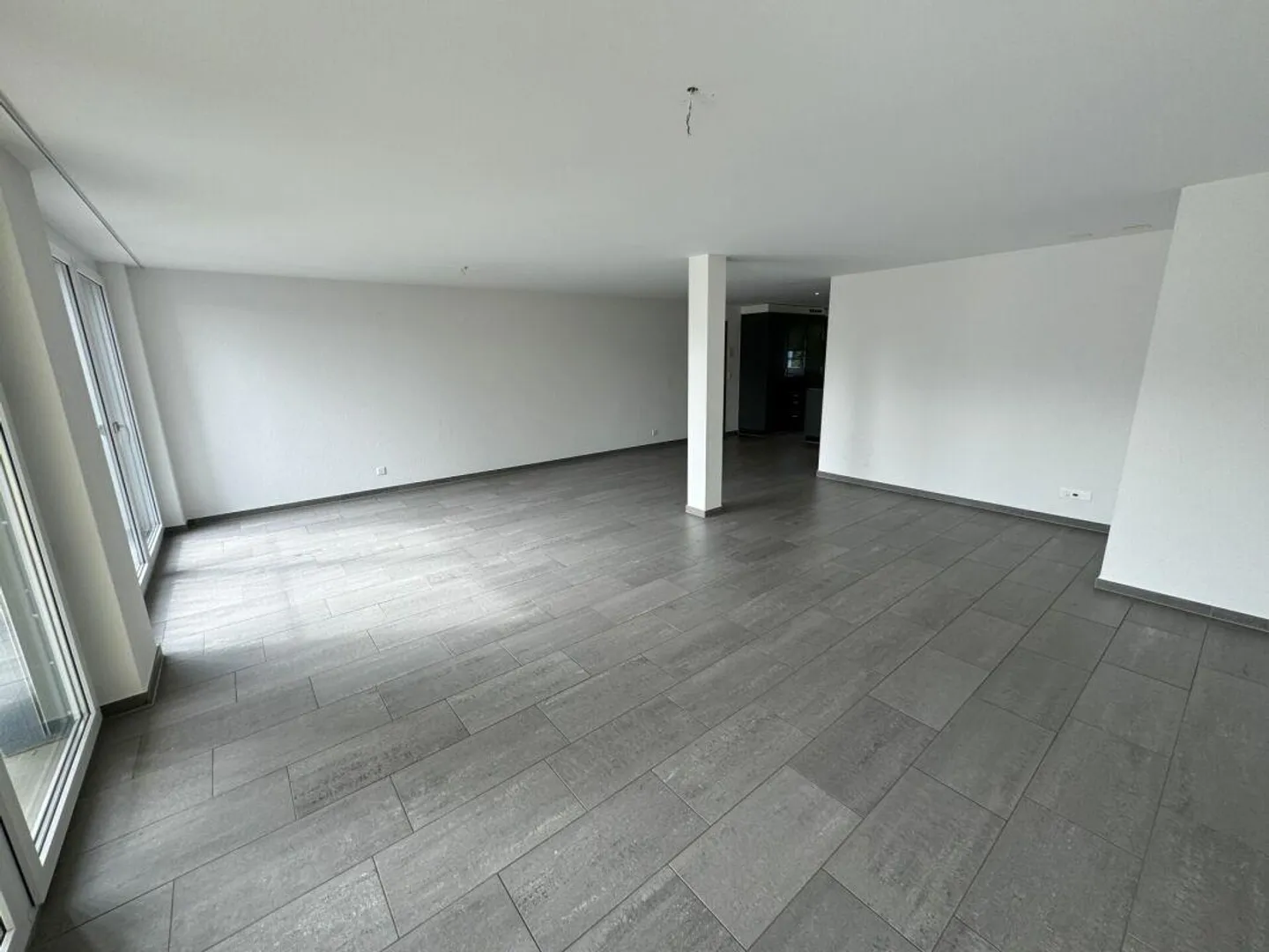 Appartamento attico di 5,5 stanze, 3° piano in una posizione tranquilla - Foto 5 di 12