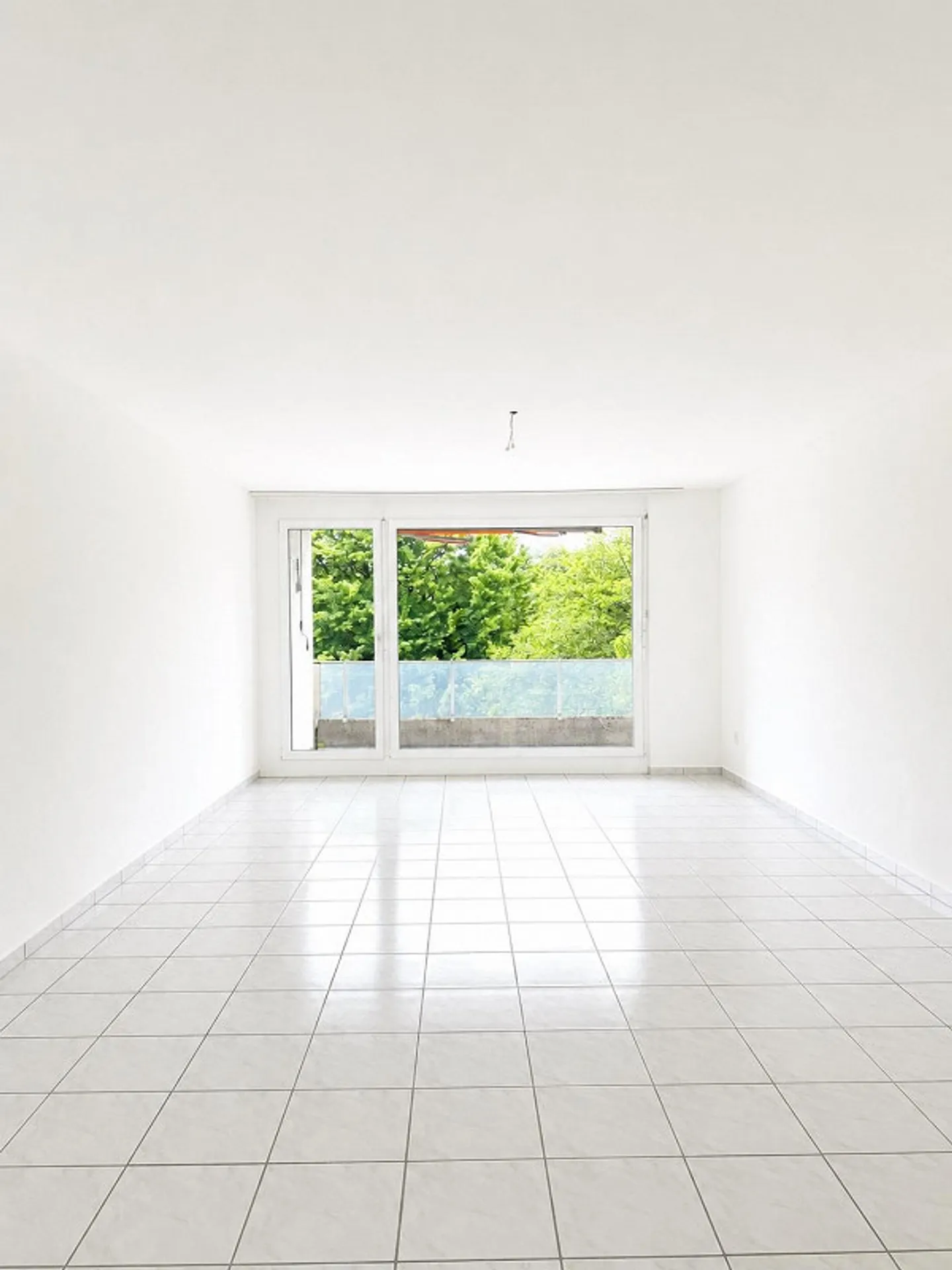 Appartement spacieux de 4,5 pièces dans un emplacement central - Photo 1 sur 7