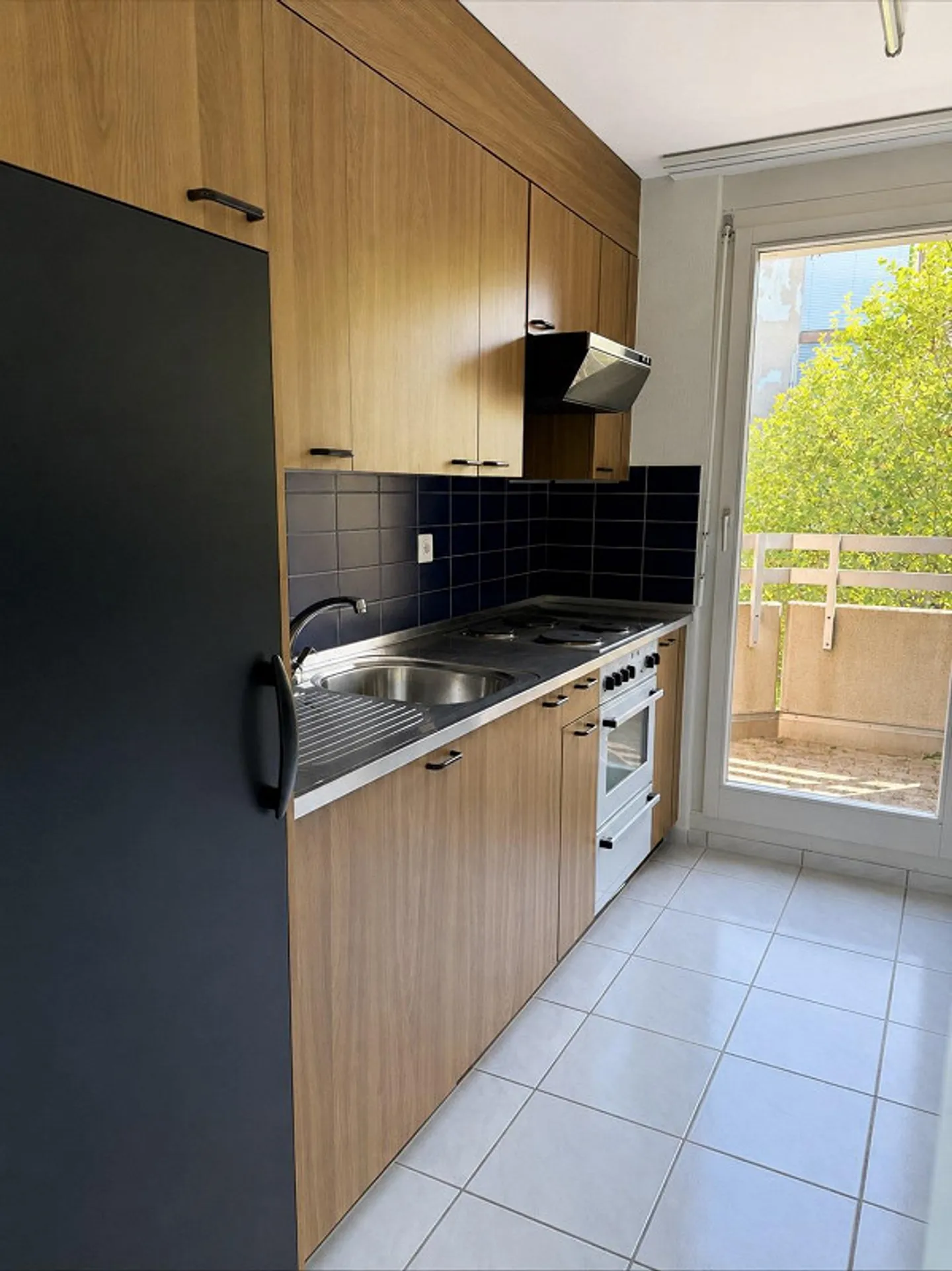 Appartement spacieux de 4,5 pièces dans un emplacement central - Photo 2 sur 7