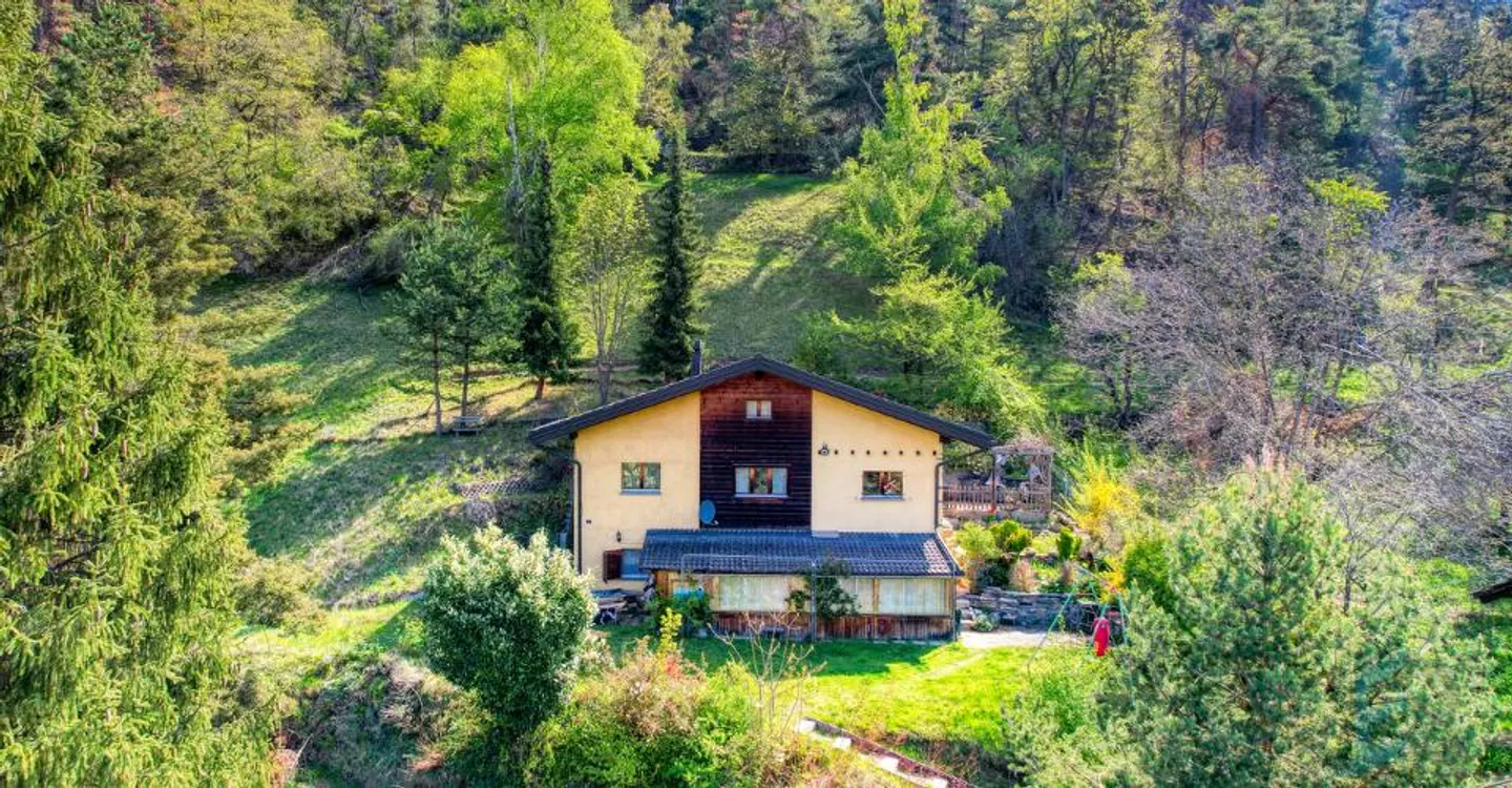 Exklusives, wunderschönes freistehendes Chalet von 186m² mit Panoramablick - Foto 1 von 13