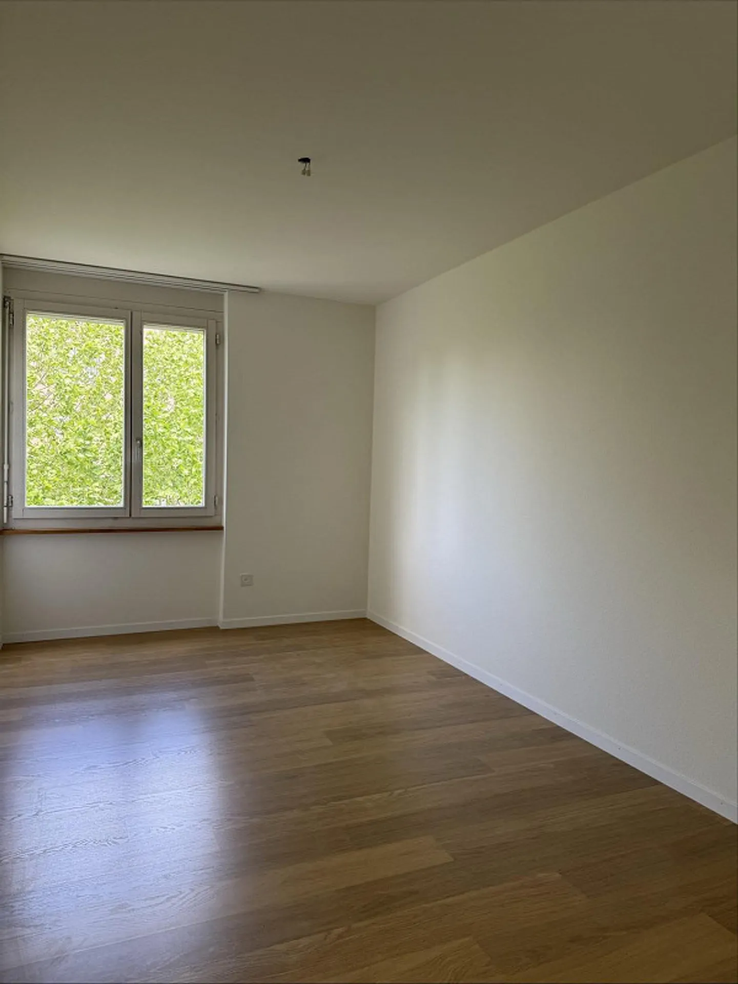 Appartement spacieux de 4,5 pièces dans un emplacement central - Photo 6 sur 7