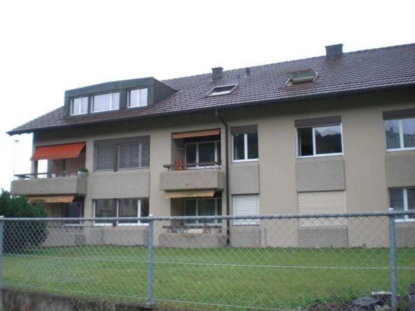 1.0 Room Attic Apartment in Wattenwil - Photo 7 of 8