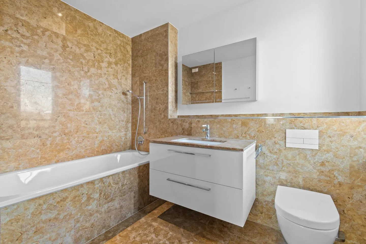 Exclusive City Apartment - Photo 6 of 9