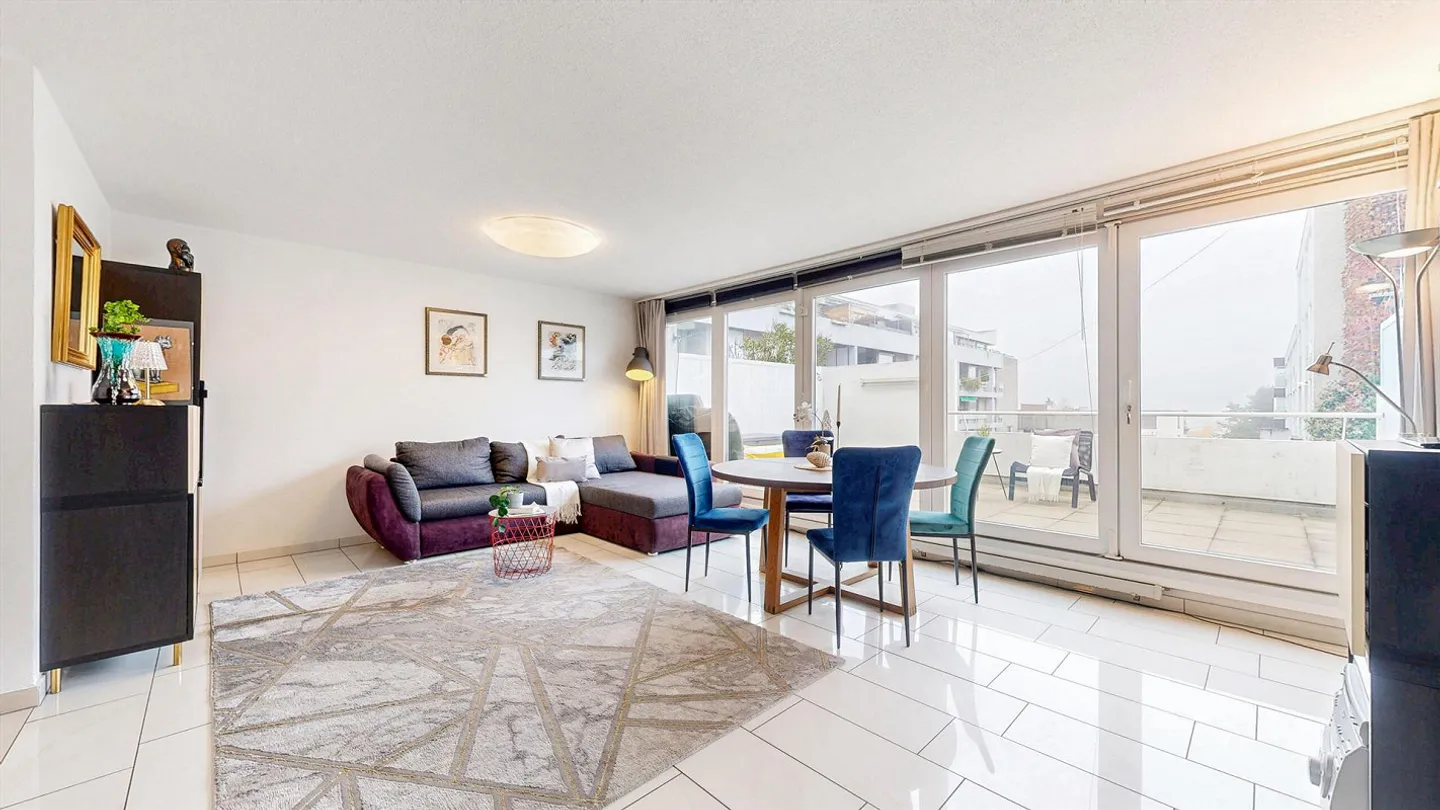 LIVING PEARL IN BIEL - Photo 1 of 7