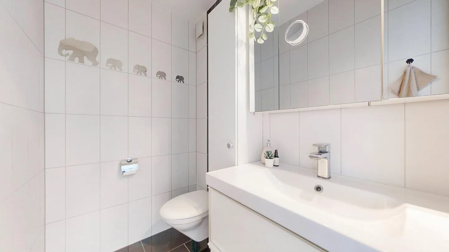 LIVING PEARL IN BIEL - Photo 5 of 7