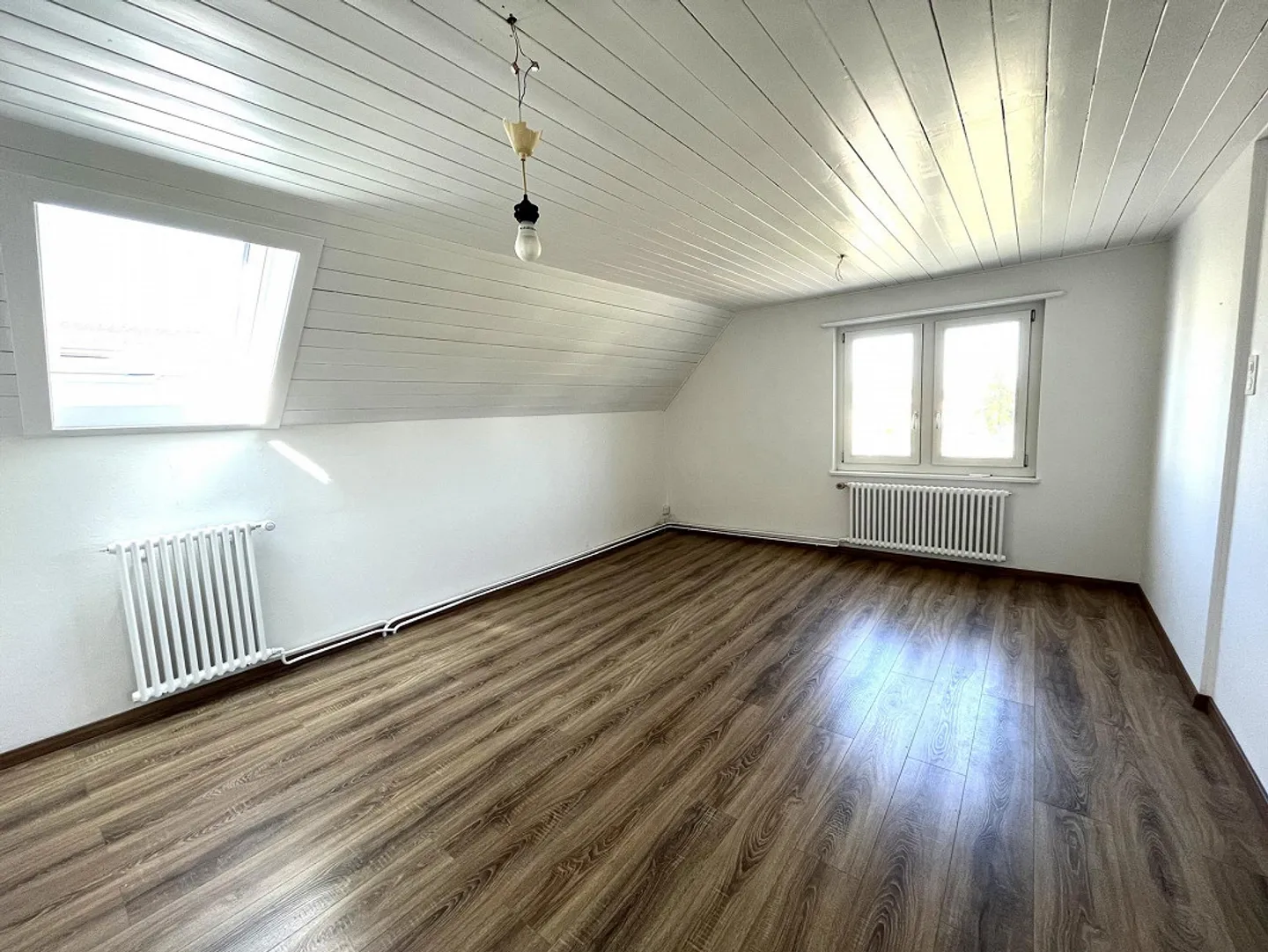 Appartement moderne et spacieux de 3 pièces - Photo 3 sur 6