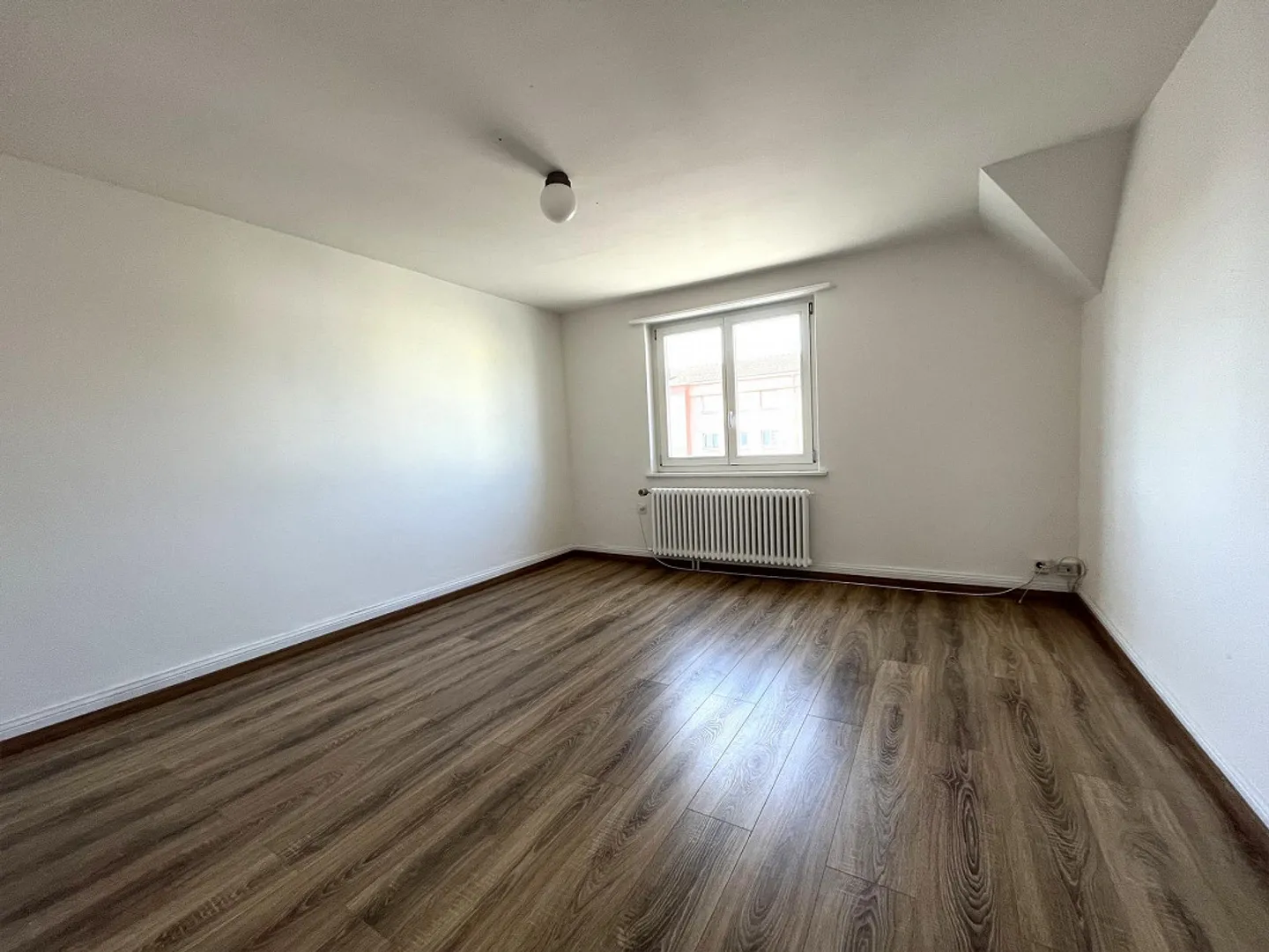 Appartement moderne et spacieux de 3 pièces - Photo 4 sur 6