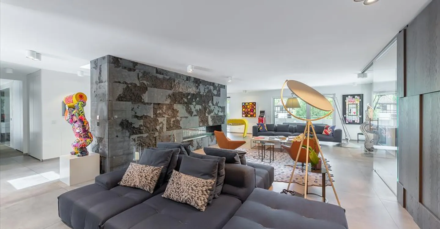 Exclusive Duplex with Rooftop Garden - Photo 5 of 30