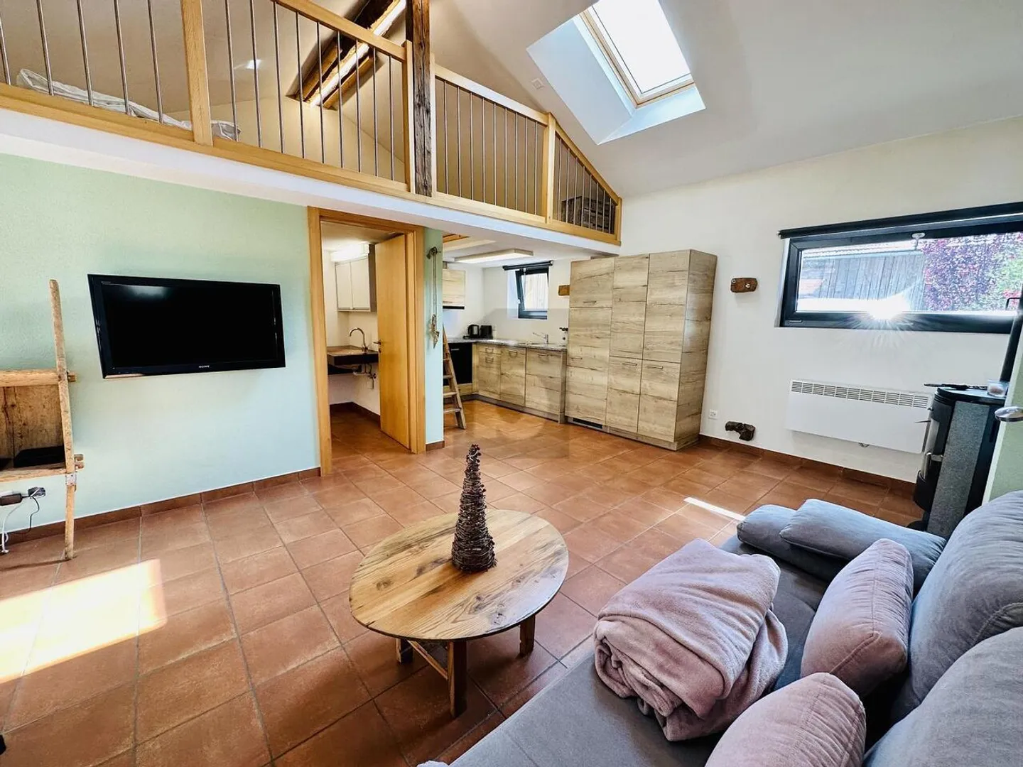 RISTRUTTURATO CON CURA, NEL CENTRO DEL VECCHIO VILLAGGIO - Foto 2 di 6