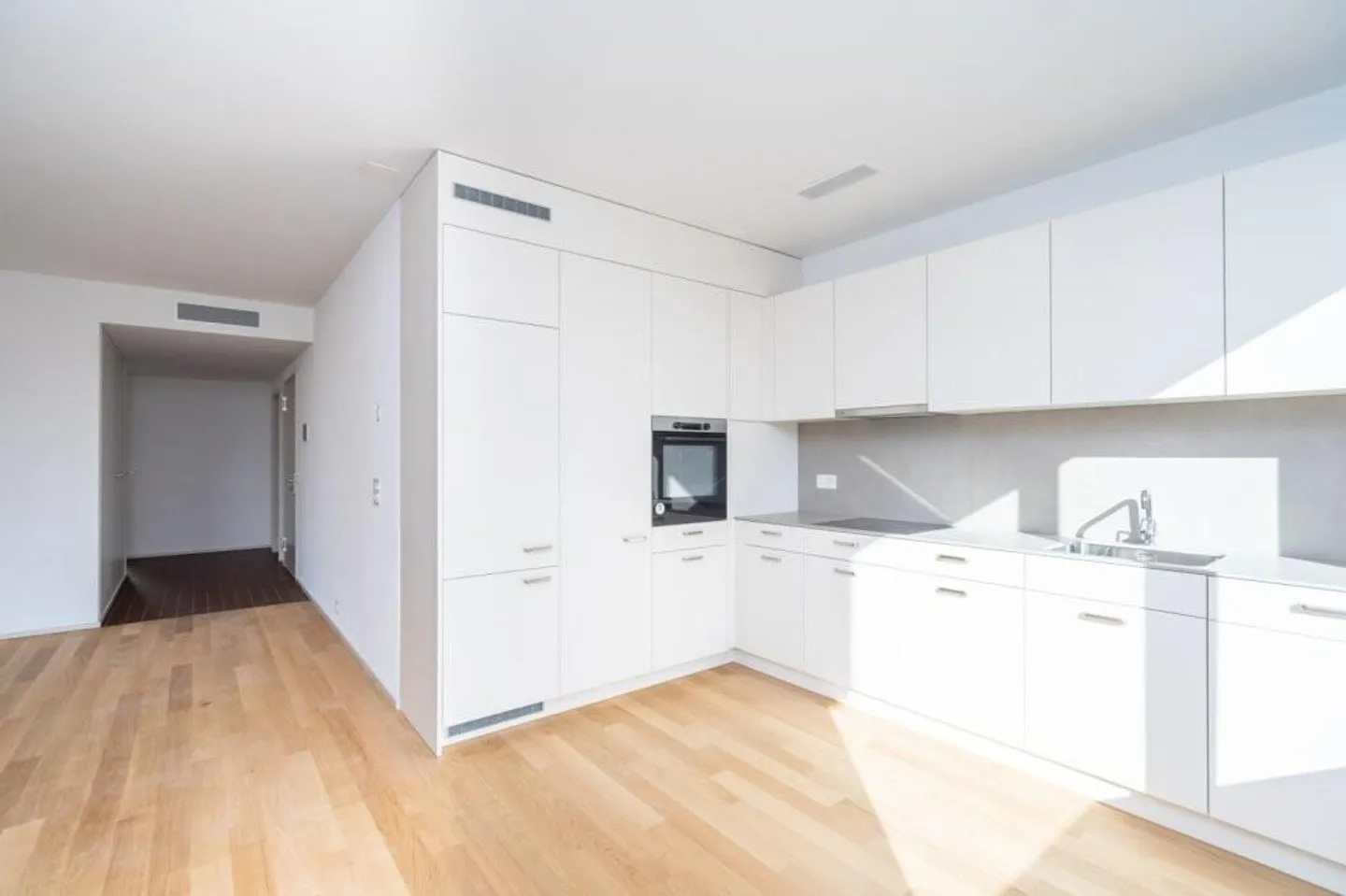 Attractive 3.5-room apartment with loggia in a central location! - Photo 5 of 11