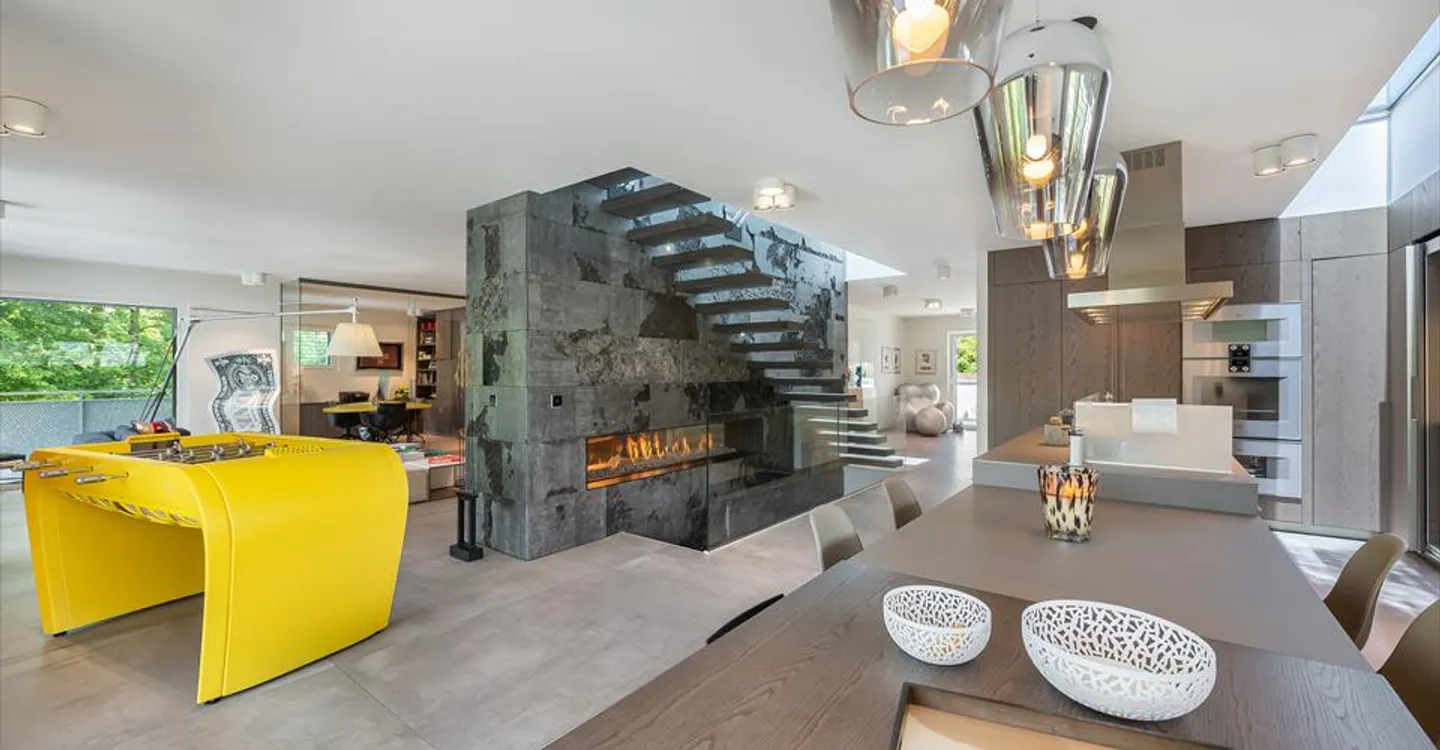 Exclusive Duplex with Rooftop Garden - Photo 8 of 30